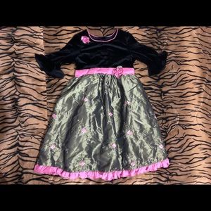 Girls 👗 👧🏻 size 4